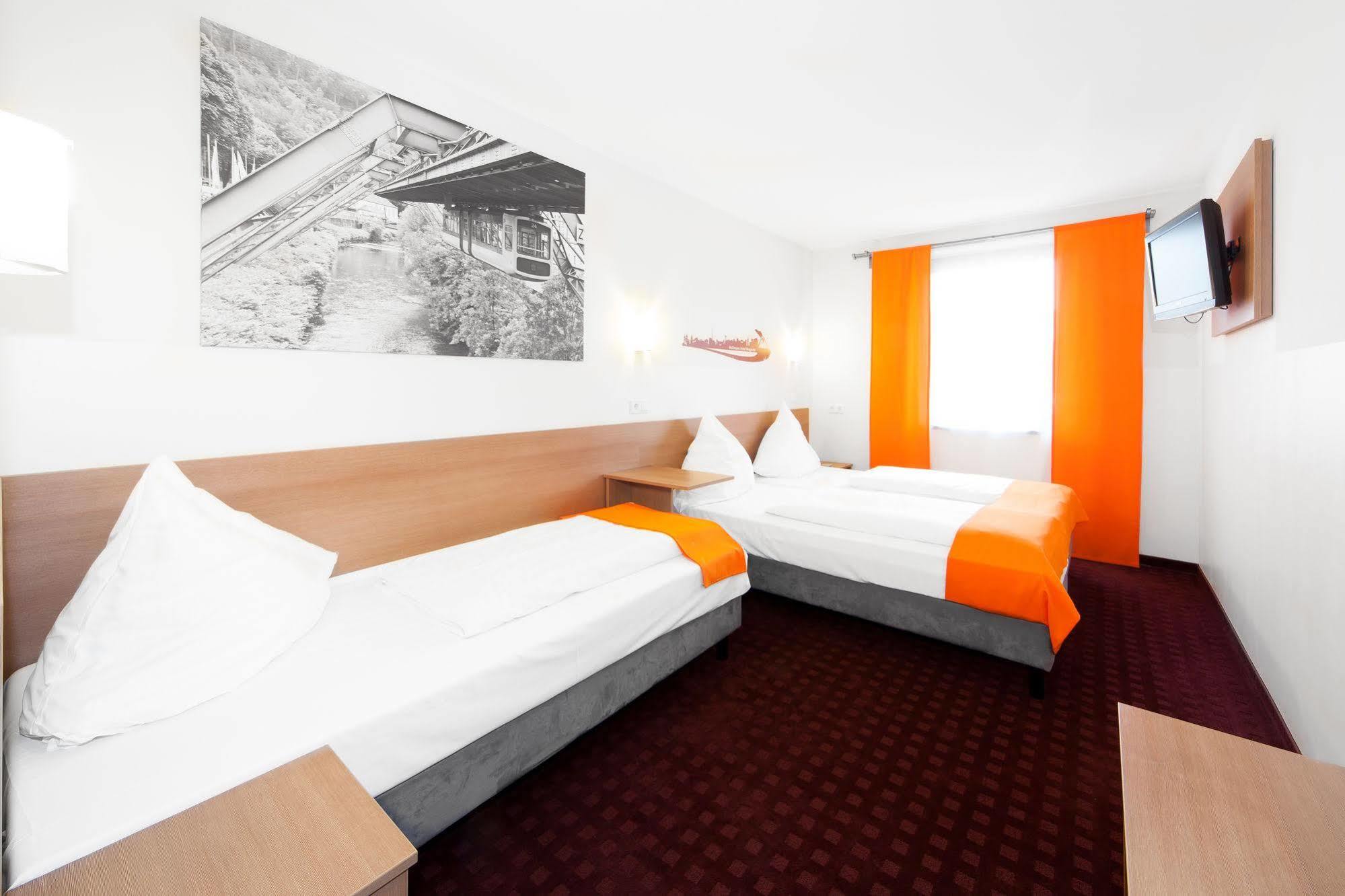 Mcdreams Hotel Wuppertal City Экстерьер фото